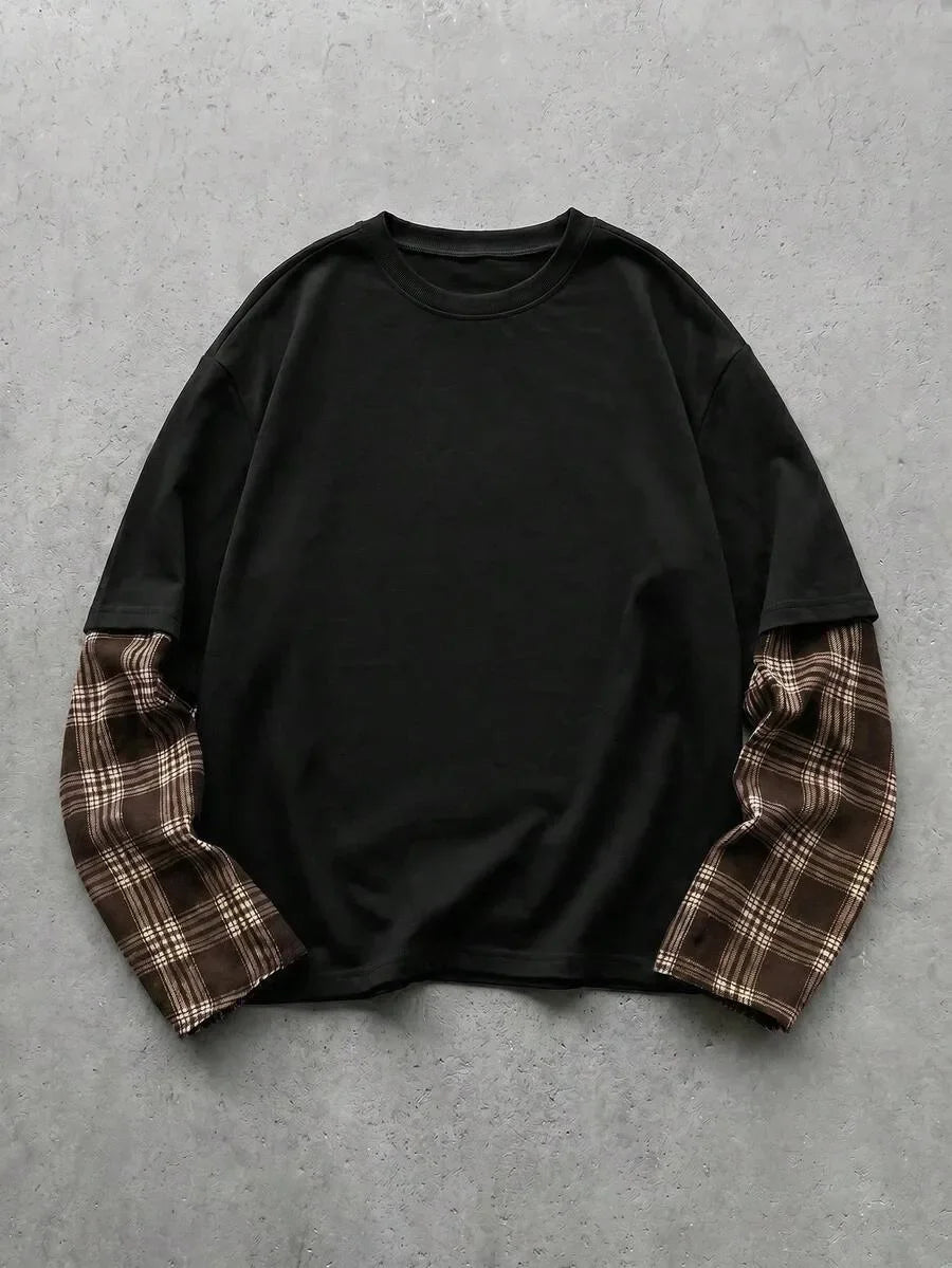 T-shirt with plaid patchwork sleeves