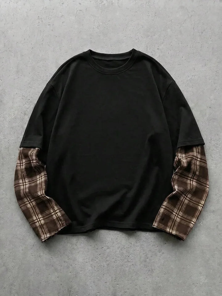 T-shirt with plaid patchwork sleeves