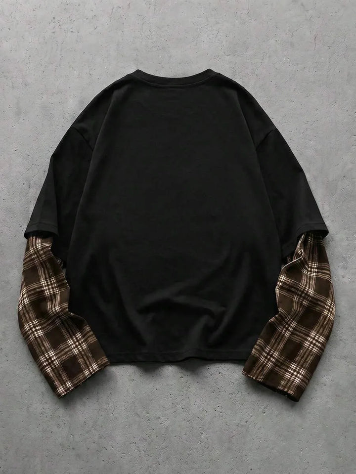 T-shirt with plaid patchwork sleeves
