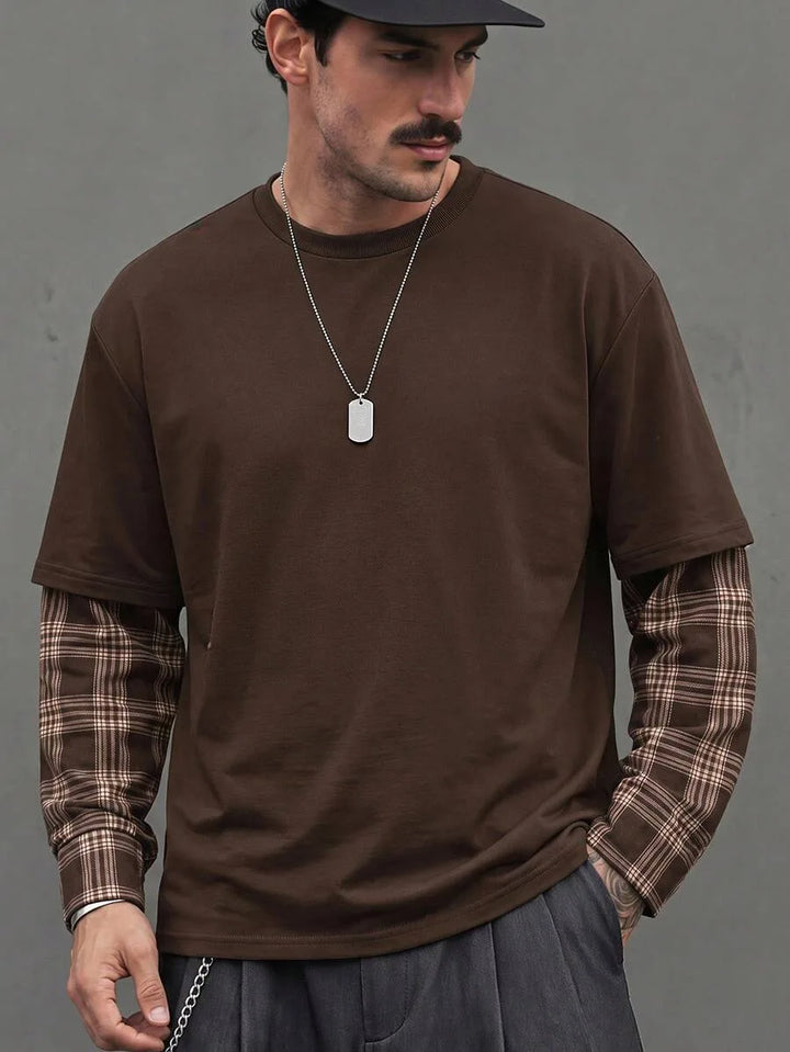 T-shirt with plaid patchwork sleeves