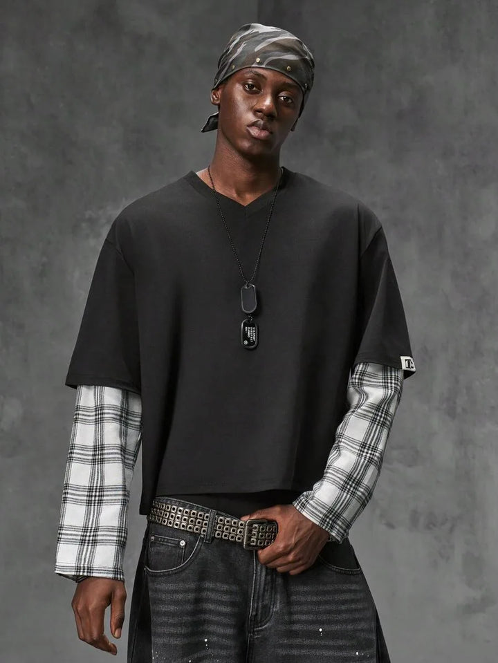 T-shirt with plaid patchwork sleeves