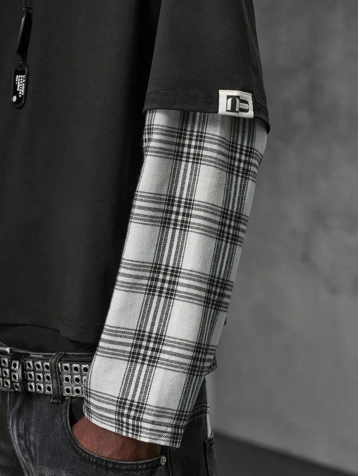 T-shirt with plaid patchwork sleeves