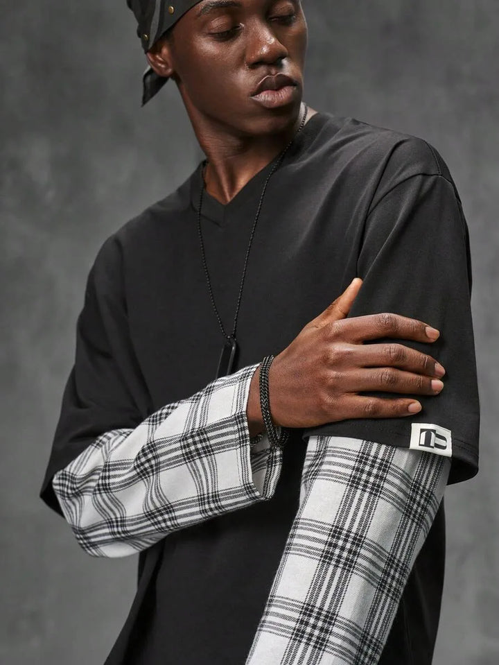 T-shirt with plaid patchwork sleeves