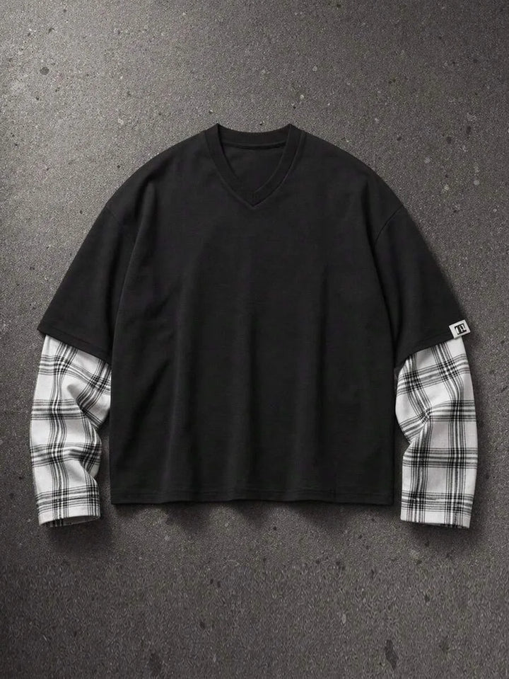 T-shirt with plaid patchwork sleeves