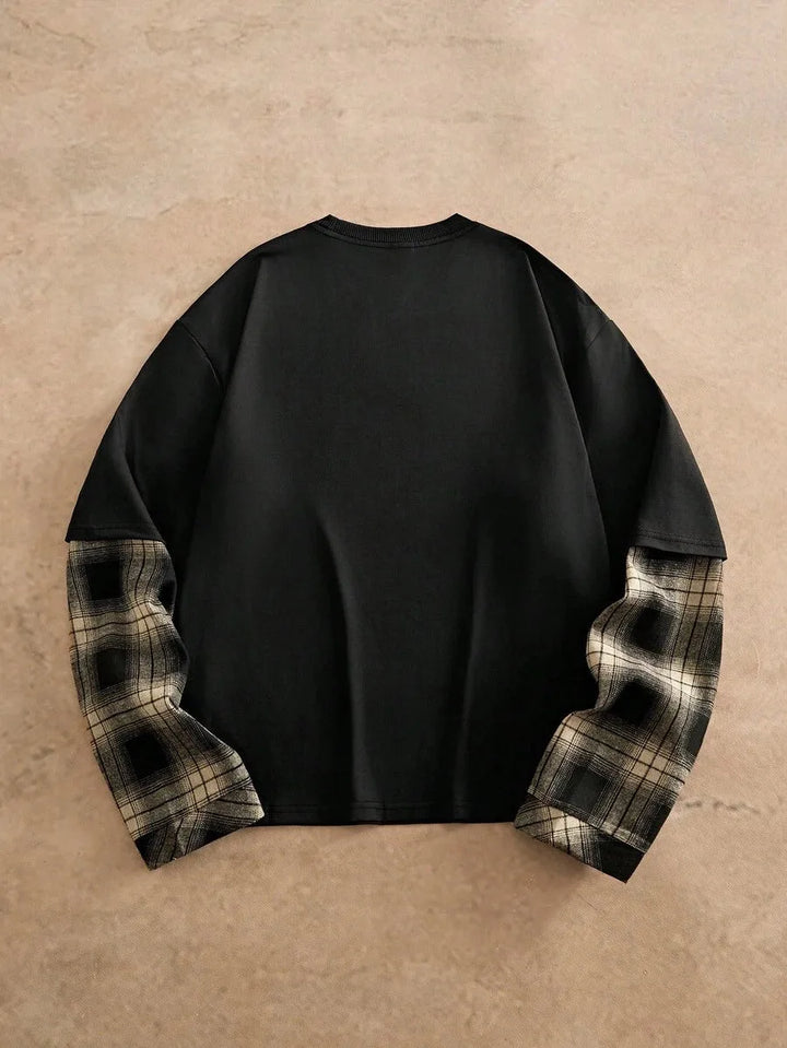 T-shirt with plaid patchwork sleeves