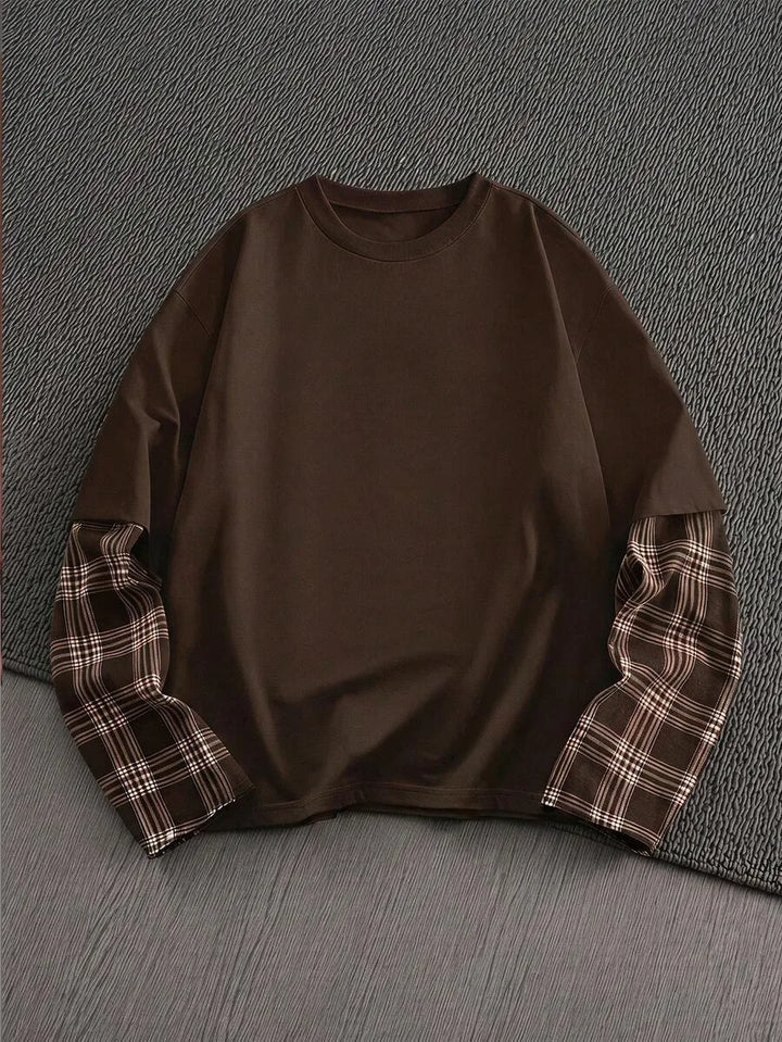 T-shirt with plaid patchwork sleeves