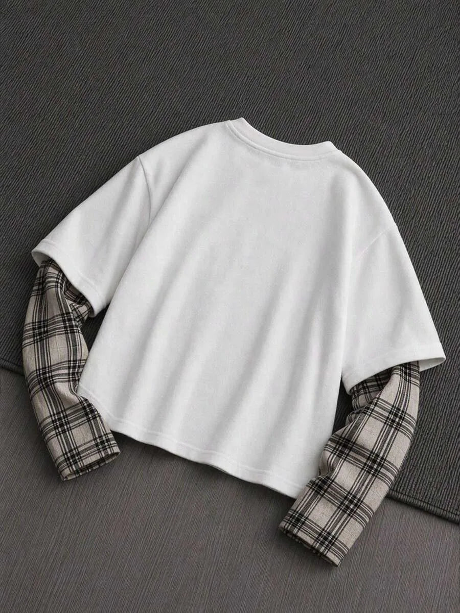 T-shirt with plaid patchwork sleeves