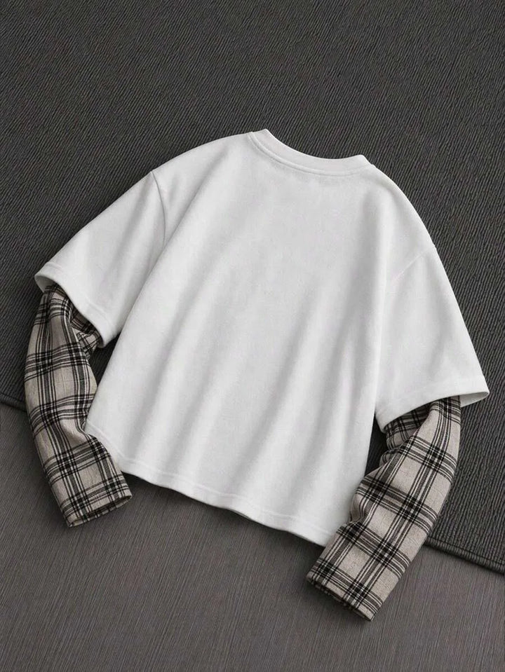 T-shirt with plaid patchwork sleeves