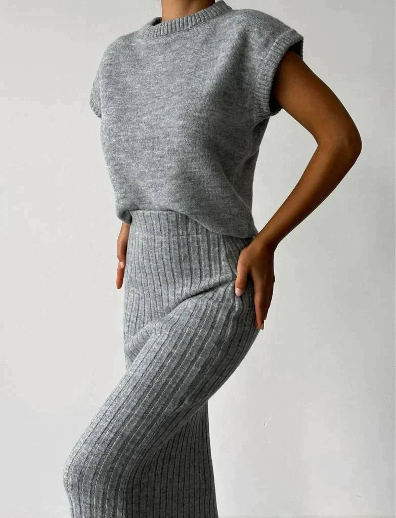 Alina Set | Knitted Winter Set with Sleeveless Sweater and Skirt in Timeless Style