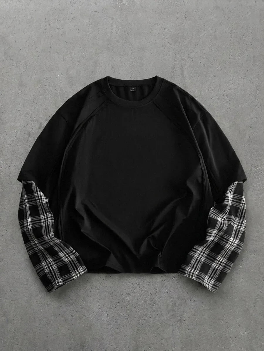 T-shirt with plaid patchwork sleeves