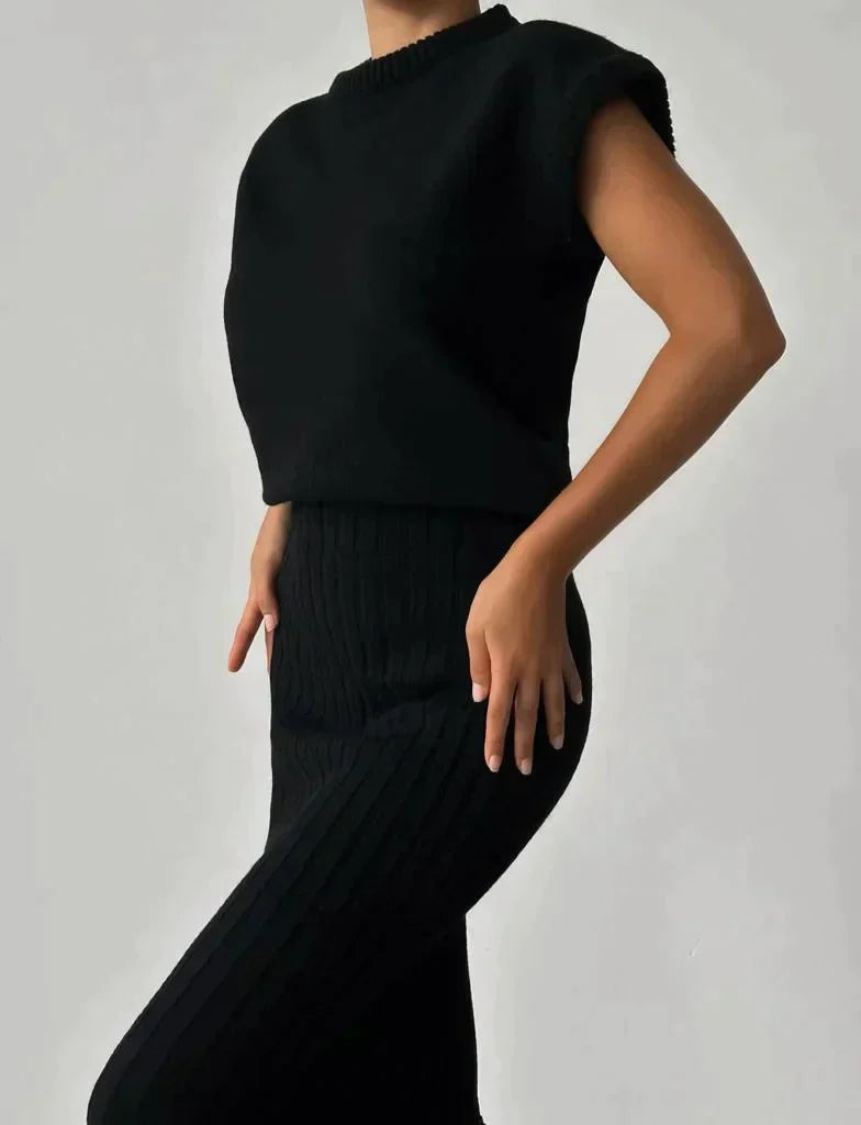 Alina Set | Knitted Winter Set with Sleeveless Sweater and Skirt in Timeless Style