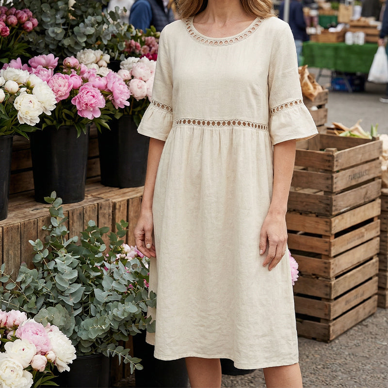 Amara - Elegant Belly-Camouflaging Midi Dress