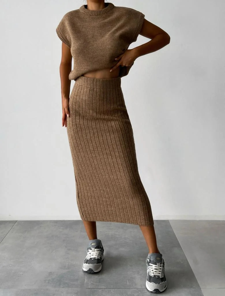 Alina Set | Knitted Winter Set with Sleeveless Sweater and Skirt in Timeless Style