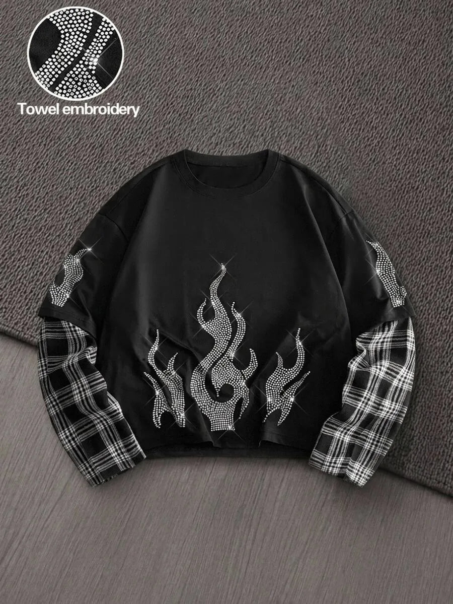 T-shirt with plaid patchwork sleeves