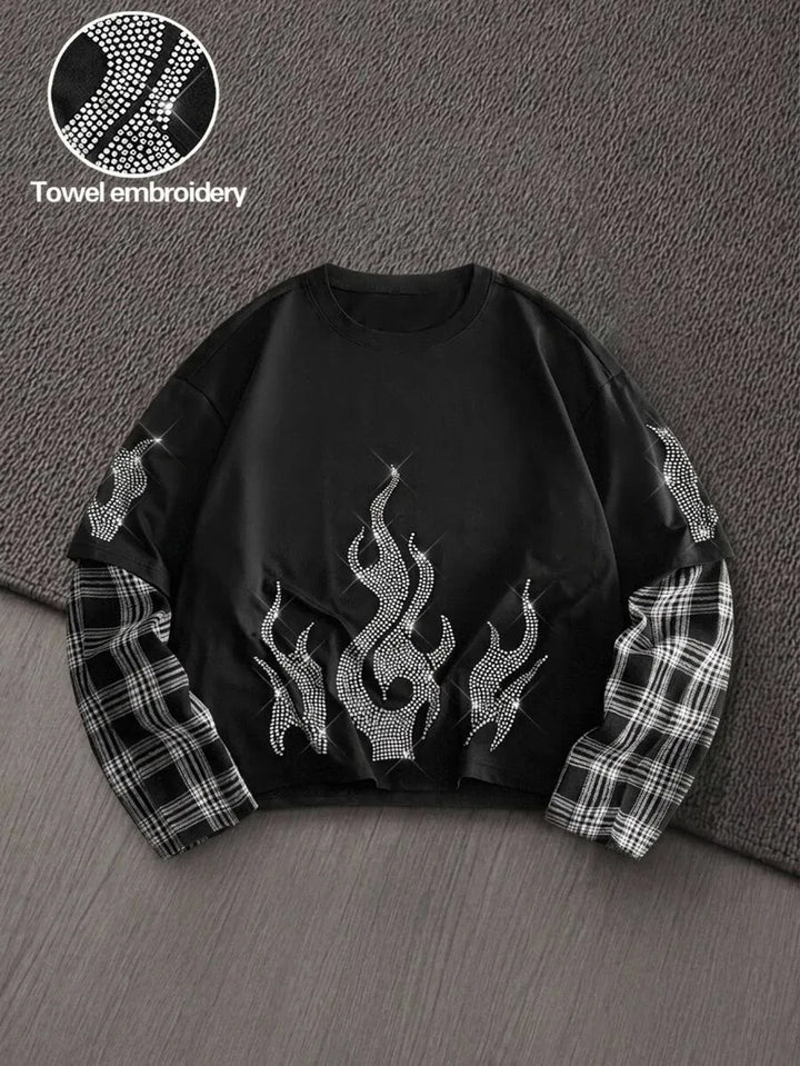 T-shirt with plaid patchwork sleeves