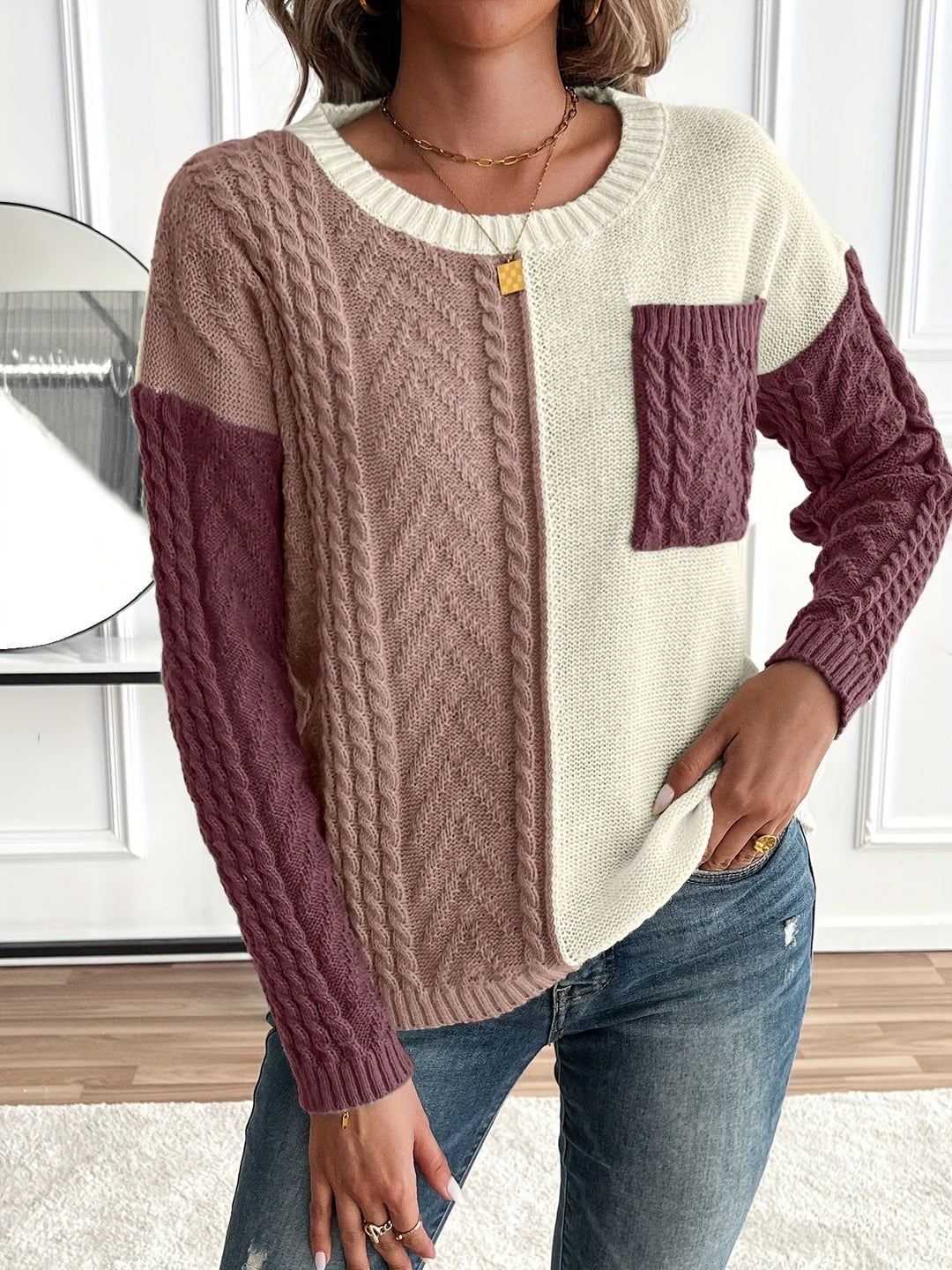 Delia | Sweater for women with round neck and pocket