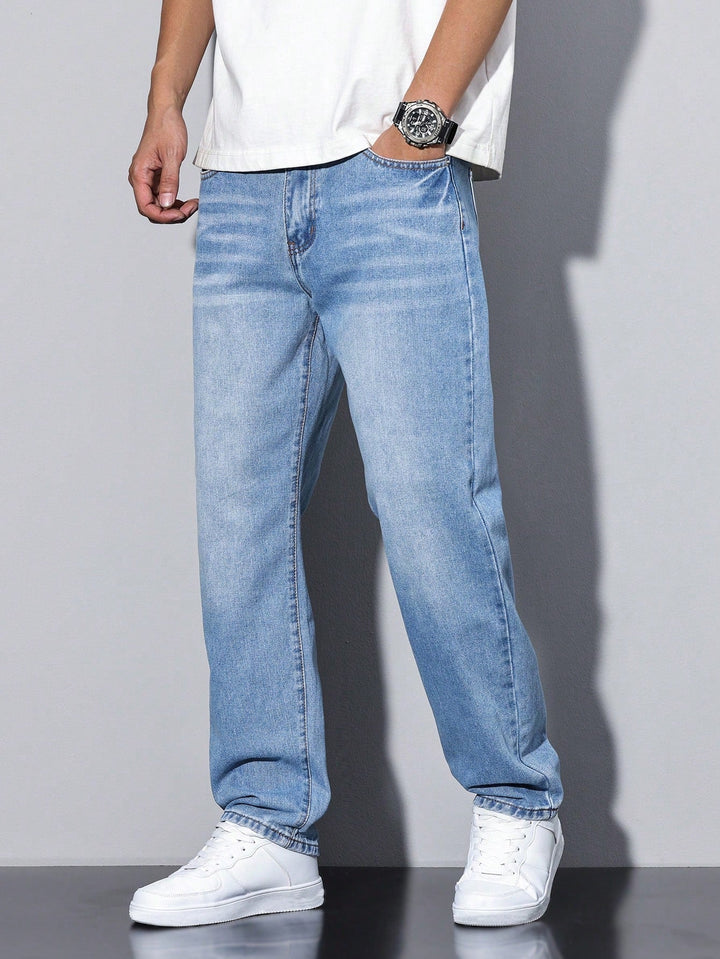 Men’s Relaxed Straight-Leg Jeans