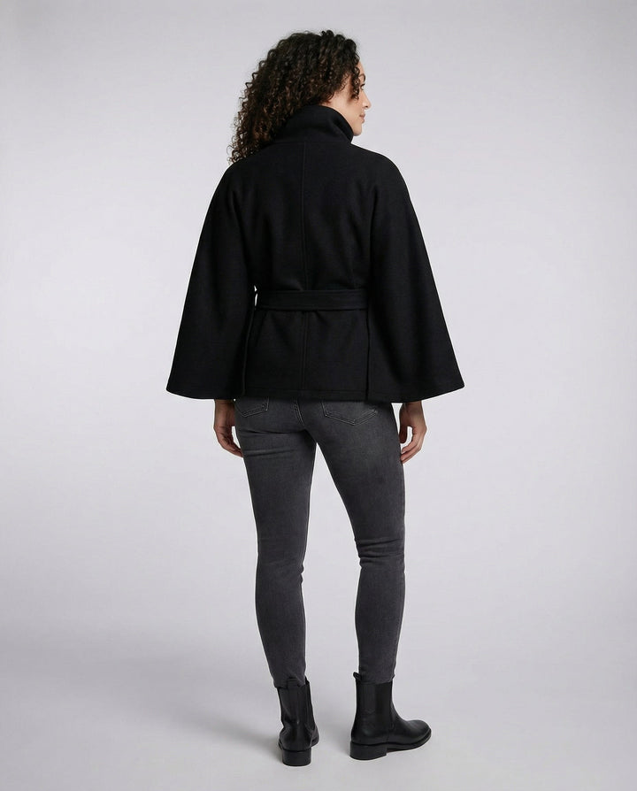 Julia | Elegant Women&
