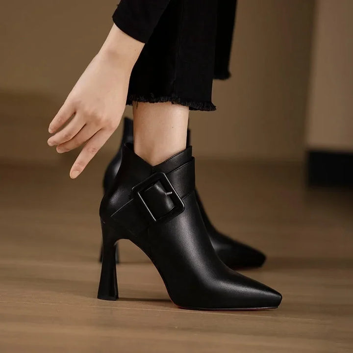 AVELISSE - Buckle Ankle Boots