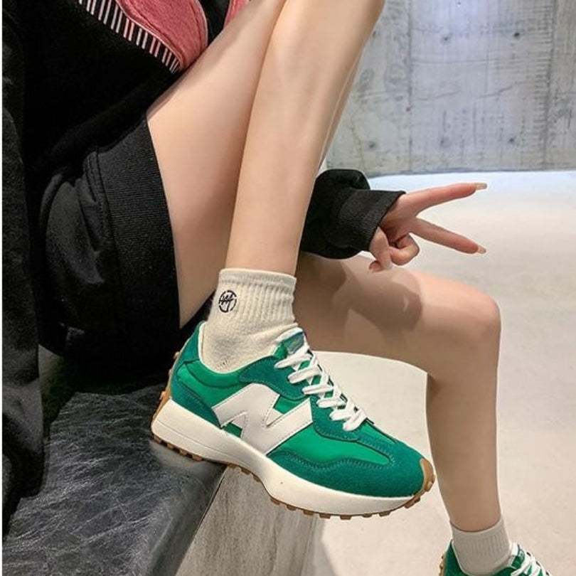 Sneakers Women - Lace-Up Trainers with Cushioned Sole