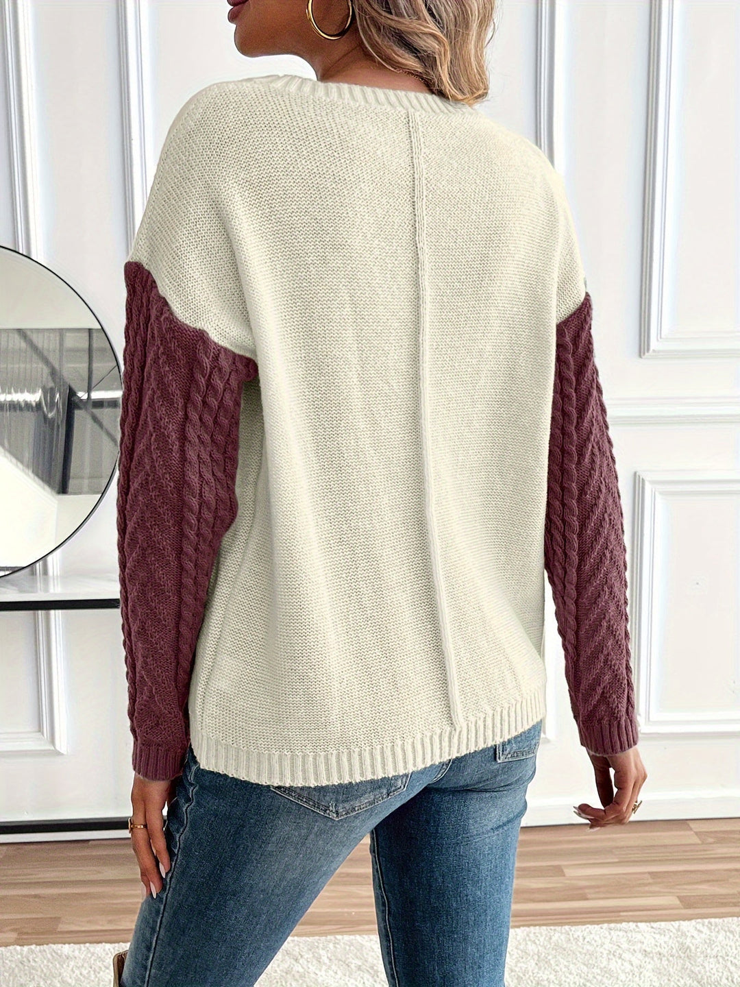 Delia | Sweater for women with round neck and pocket