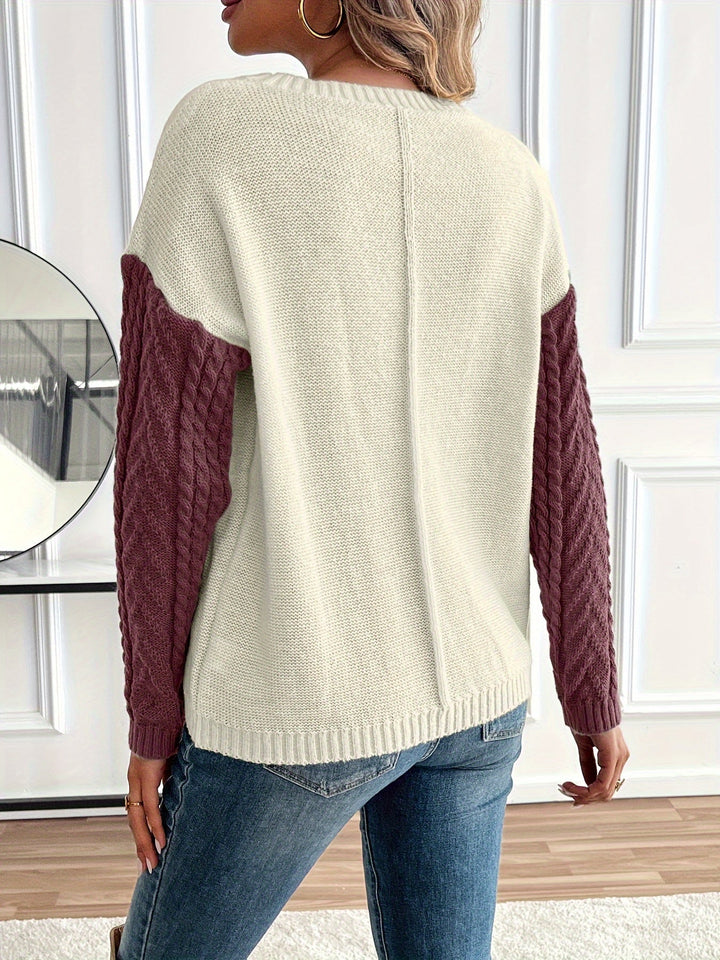 Delia | Sweater for women with round neck and pocket