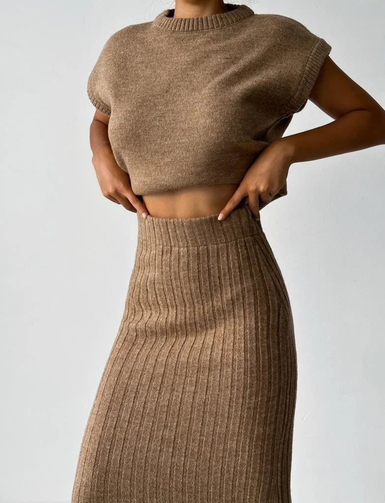 Alina Set | Knitted Winter Set with Sleeveless Sweater and Skirt in Timeless Style