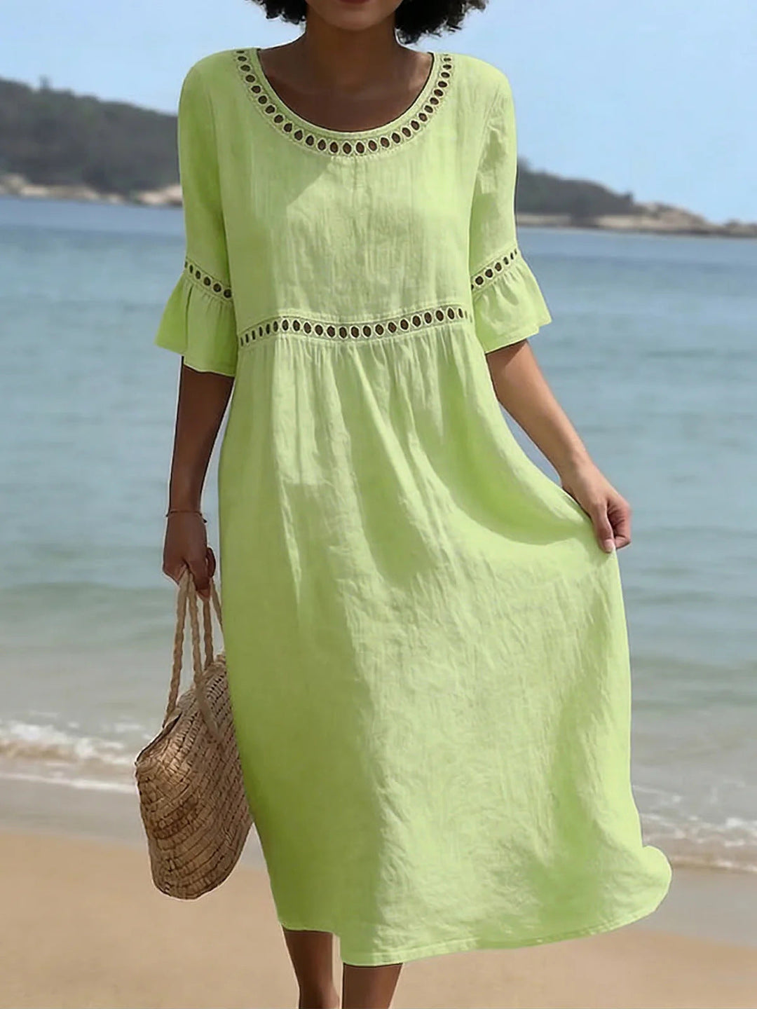 Amara - Elegant Belly-Camouflaging Midi Dress