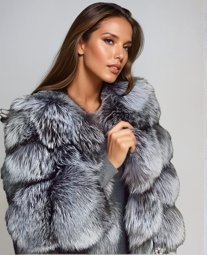 Oversized Soft Winter Jacket Made of Thick Faux Fur