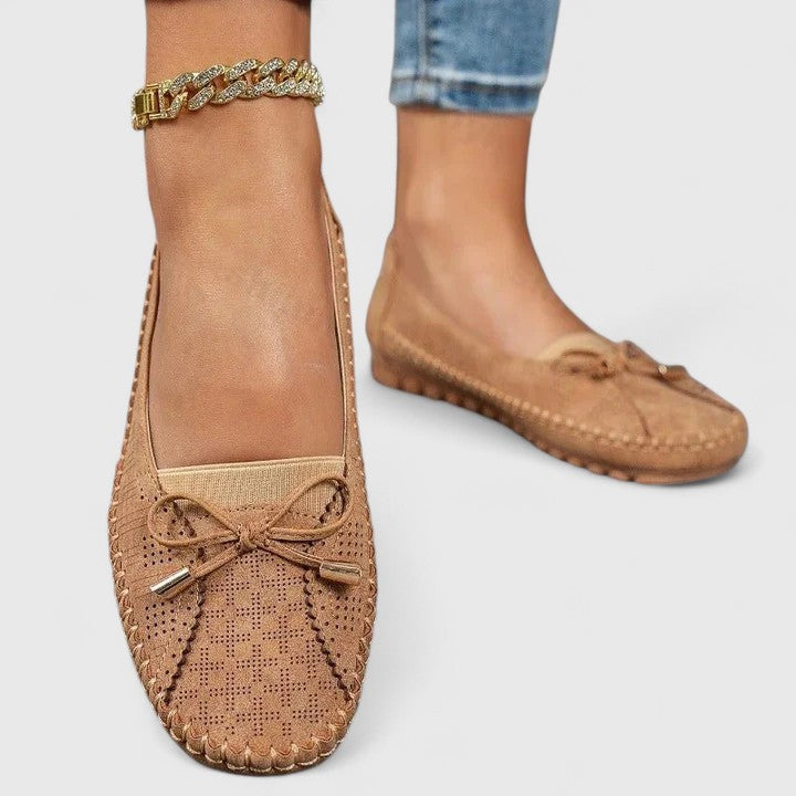 Avalynn - Women’s Moccasin Flats with Bow Detail