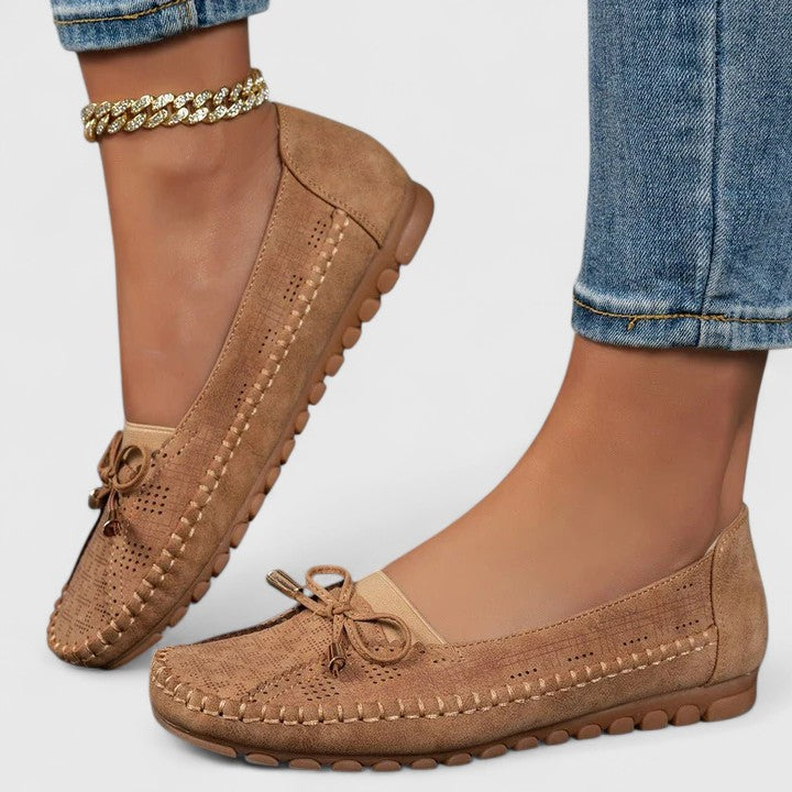 Avalynn - Women’s Moccasin Flats with Bow Detail