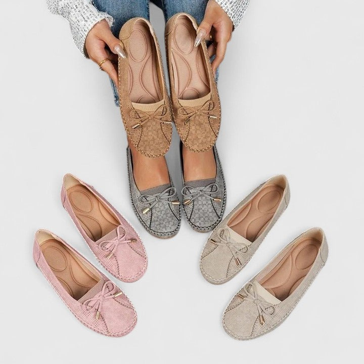 Avalynn - Women’s Moccasin Flats with Bow Detail