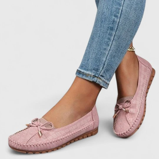 Avalynn - Women’s Moccasin Flats with Bow Detail