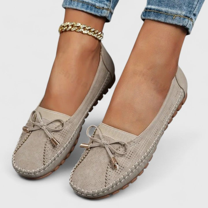 Avalynn - Women’s Moccasin Flats with Bow Detail